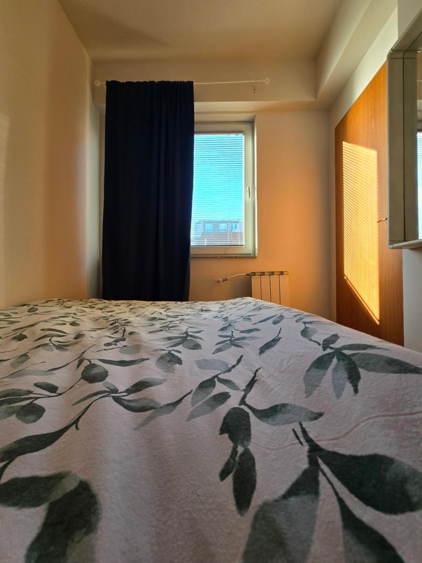 4 Apartment *