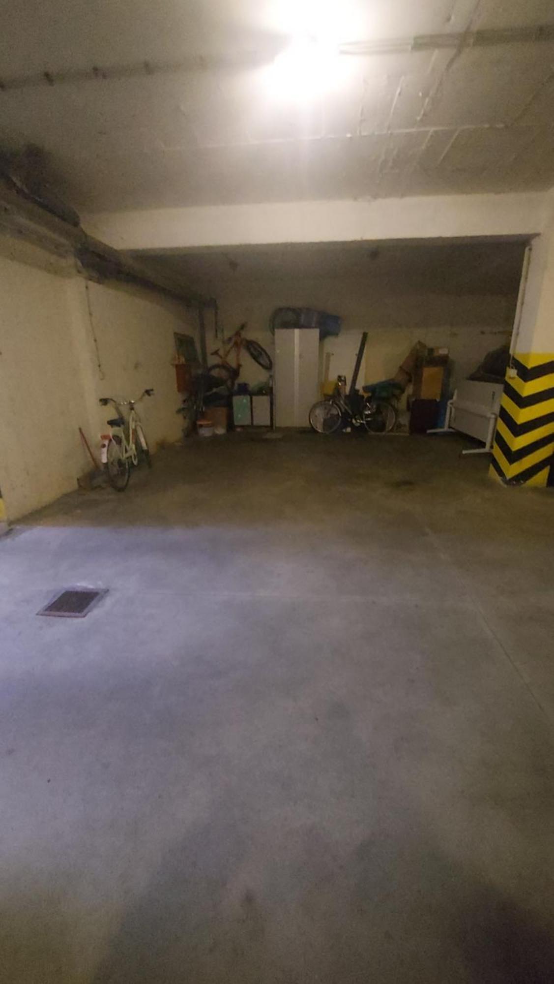 Apartment 4 *